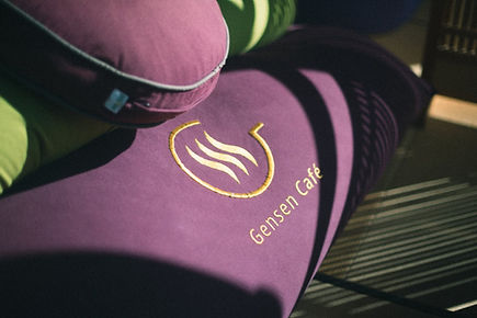 GensenCafeロゴ入りYogibo